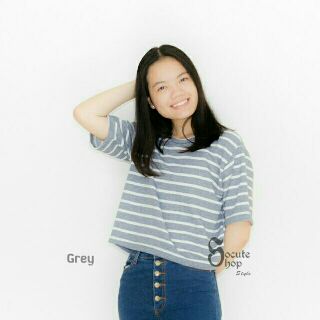 Stripe Crop (Grey) เสื้อยืดลายขวาง