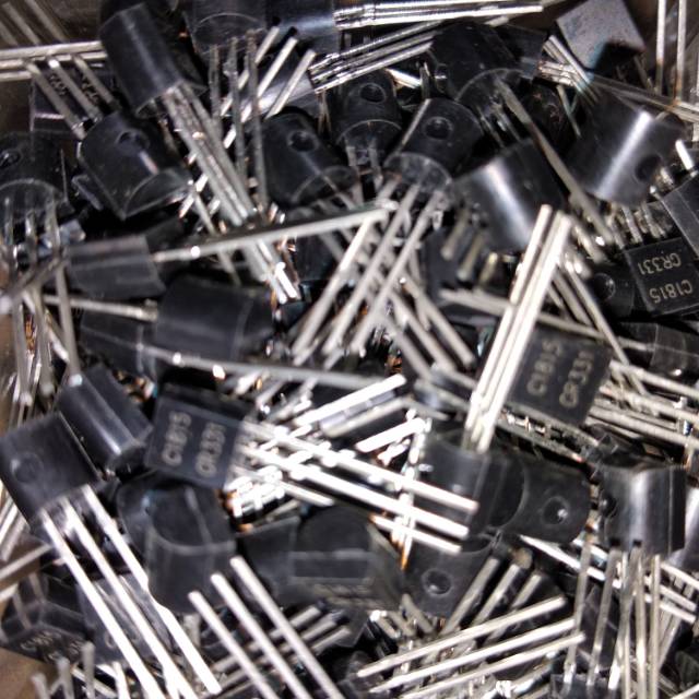 ทรานซิสเตอร์ C 1815*