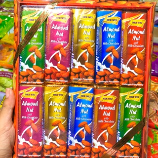 ช๊อคโกเเลตลาย 10 ชิ้น ซื้อ 1 เเถม 1