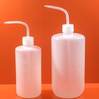 กระบอกฉีดน้ำกลั่นพลาสติก มีขีดสเกล Plastic Washing Bottle (LDPE) with Scale ขนาด 500ml and 1,000ml