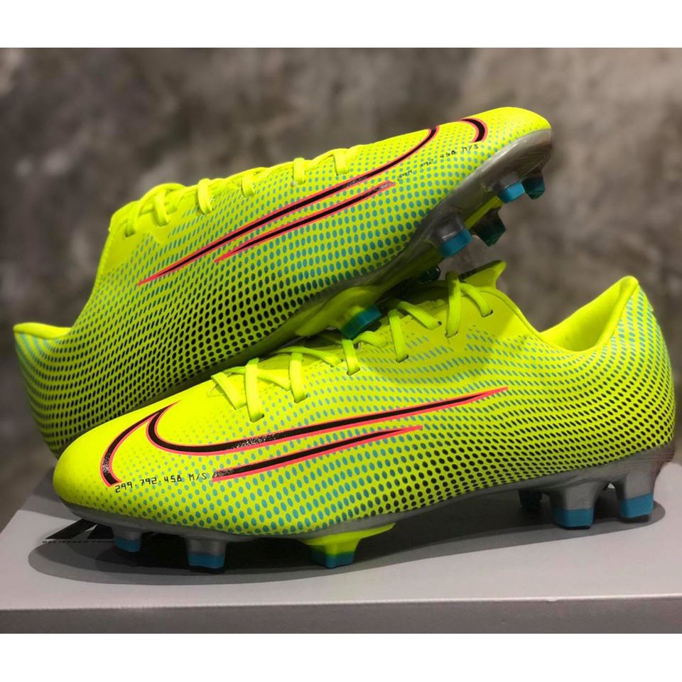 รองเท าสต ดฟ ตบอล Nike ส เข ยวน ออน พร อมส งคร บ Shopee Thailand
