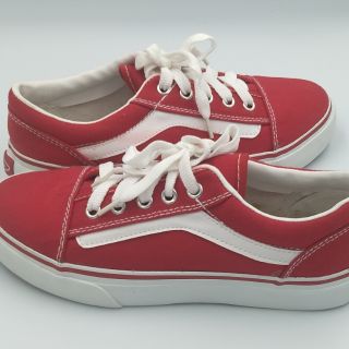 รองเท้าผ้าใบหัวเหล็ก สีแดงขาวV