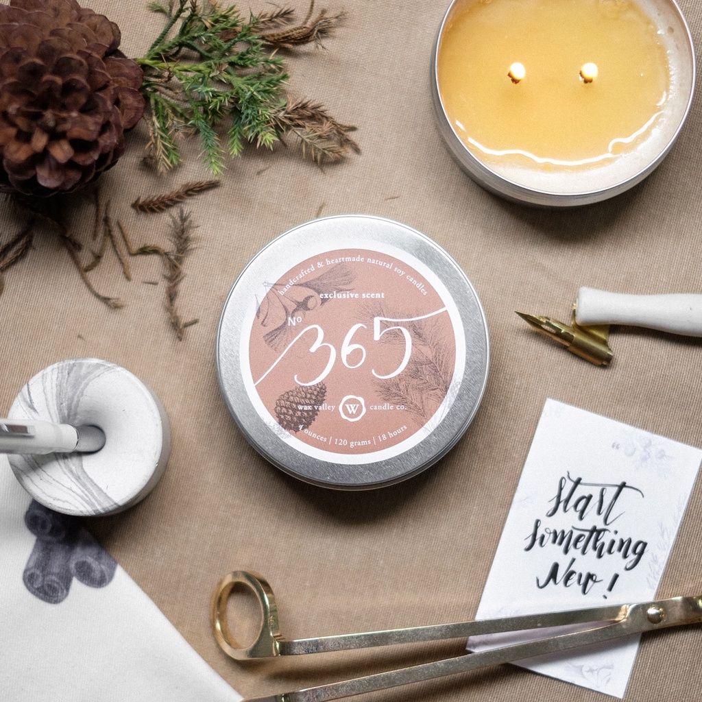 เทียนไขถั่วเหลือง กลิ่น No.365 - Tobacco, Vanilla & Cedarwood