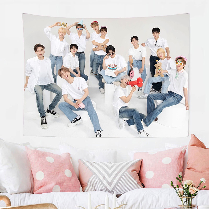 Uni.fun SEVENTEEN พื้นหลังพรมห้องนอนผ้าแขวนผนังตกแต่งบ้าน Kpop ฉากหลังโปสเตอร์แบนเนอร์