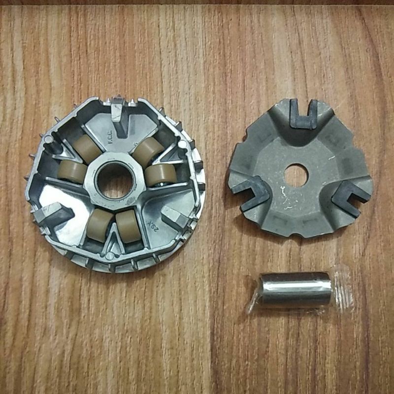 ROLLER ASSY HOUSING MIO M3 2SX FINO SOUL GT XEON 2SX ชุดลูกกลิ้ง