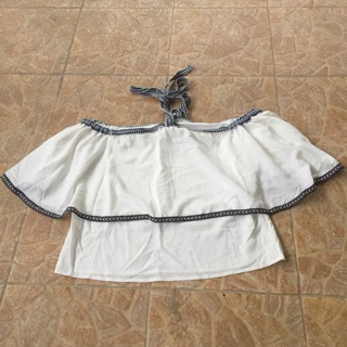 เสื้อปาดไหล่มีสายคล้องคอ ใส่ได้หลายแบบ
