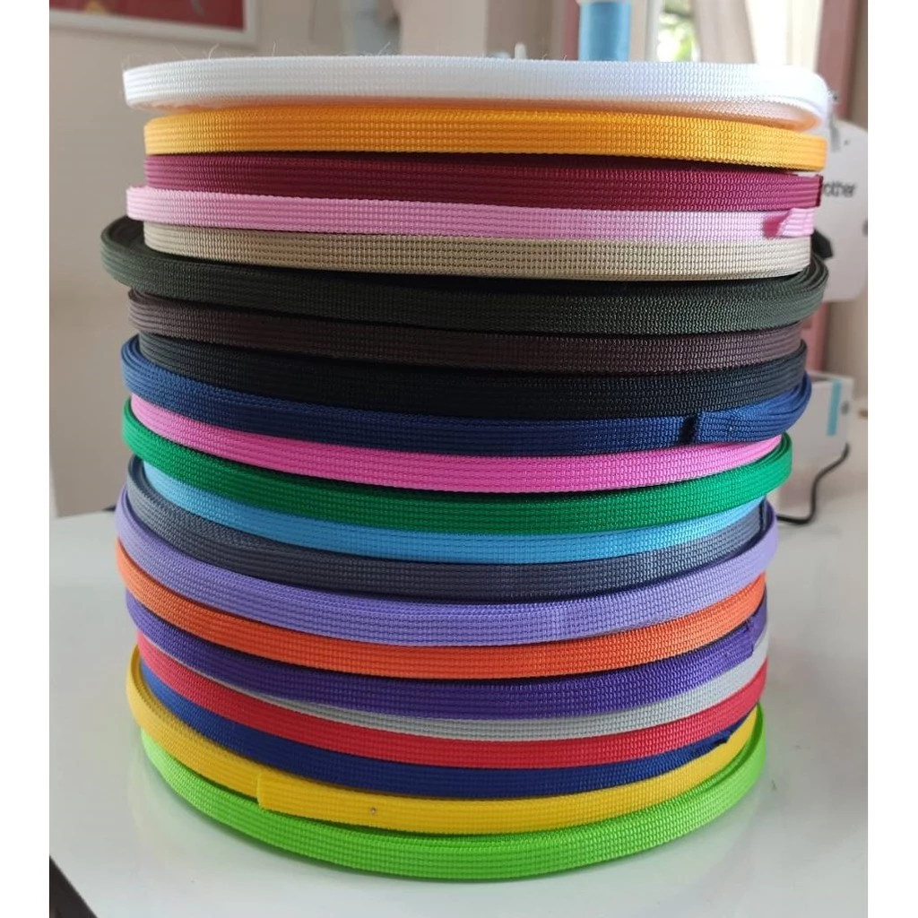 สายกระเป๋าเนื้อไนล่อน กว้าง 1 ซม. ราคา ต่อ 1 หลา ตัดยา่วต่อเนื่อง