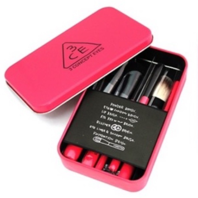 แปรงแต่งหน้า 3 CONCEPT EYES (3CE)