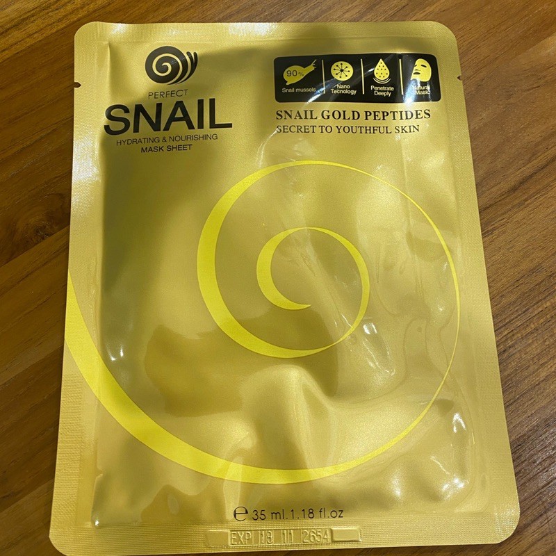Thai SNAIL Snail King Mask 蜗牛面膜一片มาส์กผ้าไหมหอยทากทองคำ 1 ชิ้นซ่อมแซมความชุ่มชื้น