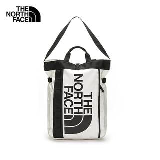 THE NORTH FACE BASE CAMP TOTE - GARDENIA WHITE/TNF BLACK กระเป๋า กระเป๋าสายสะพายข้าง