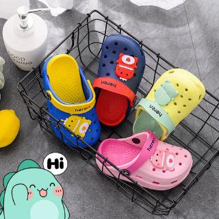 READY STOCK-1-3 ปีเด็กผู้ชายและเด็กผู้หญิงรองเท้าก้นหลุมนุ่มชายหาด Crocs รองเท้า