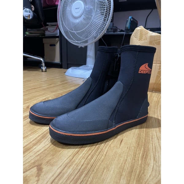 [ส่งต่อ] Boots ดำน้ำ Deep Blue 5mm size S