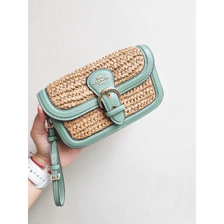💥🇺🇲 ของแท้ 100% พร้อมส่ง 🇺🇲💥กระเป๋า Coach Kleo Crossbody รุ่นนี้น่ารักมากกก เป็นทั้งคลัชคล้องมือและสะพายข้าง