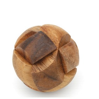 ของเล่นไม้ ฟุตบอล  (Soccer Ball Wooden Puzzle)