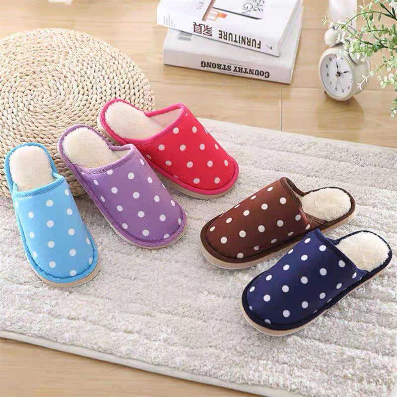 รองเท้าใส่ในบ้าน พื้นยาง กันลื่น slipper สลิปเปอร์ ลายจุด เท้าอวบเพิ่ม 1 ไซส์