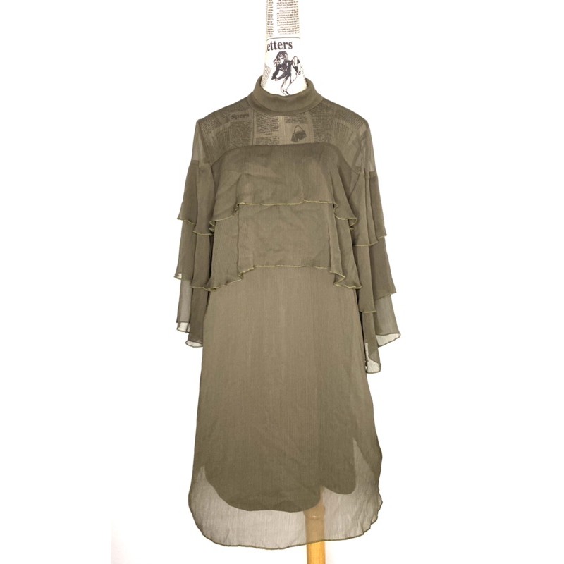 ชุดเดรสZara มือสองของแท้