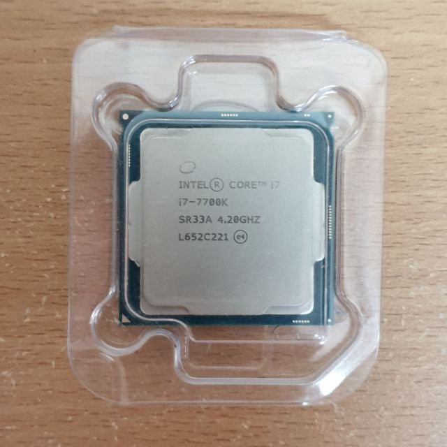 CPU (ซีพียู) INTEL 1151 CORE I7-7700K 4.2 GHz
(มือสอง)