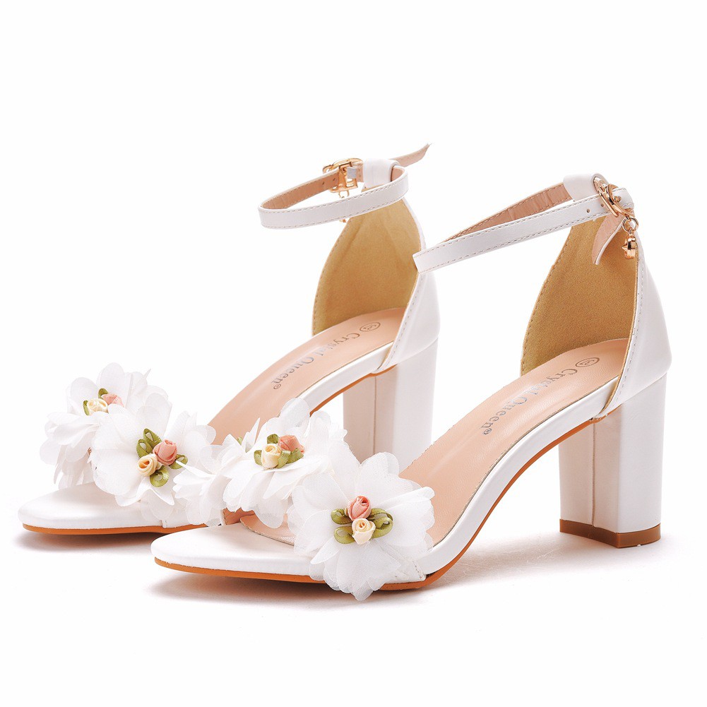 467 บาท Shxy · รองเท้าส้นสูง หนา 7 ซม. หัวกลม ลายดอกไม้ ขนาดใหญ่ สีขาว สําหรับเจ้าสาว งานแต่งงาน Women Shoes