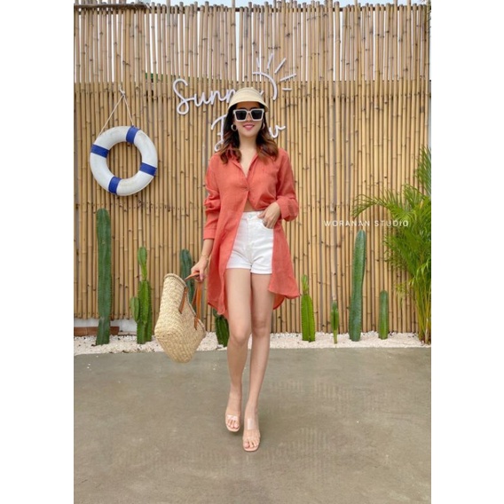 mini dress shirt เดรสเชิ้ตทรงพริ้วยาว คอปก เสื้อเชิ้ตยาว กระดุมหน้า ปลายชายเสื้อเว้าทั้งสองข้าง - รูปที่ 3