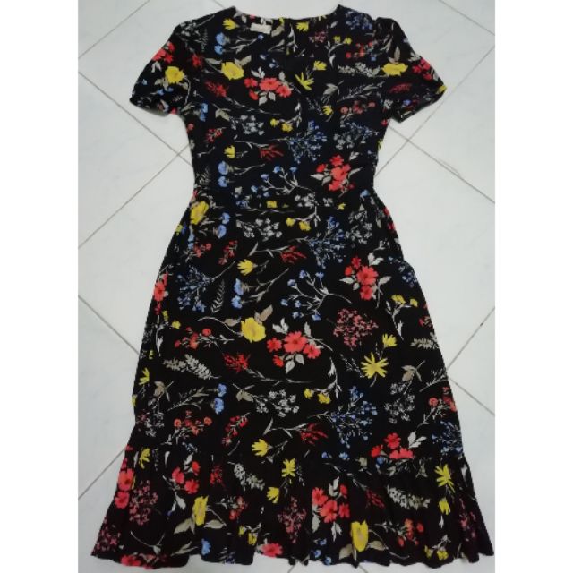 ชุดทำงานมือสอง แบรนด์ gallery kloset size s ลายดอกไม้สดใส