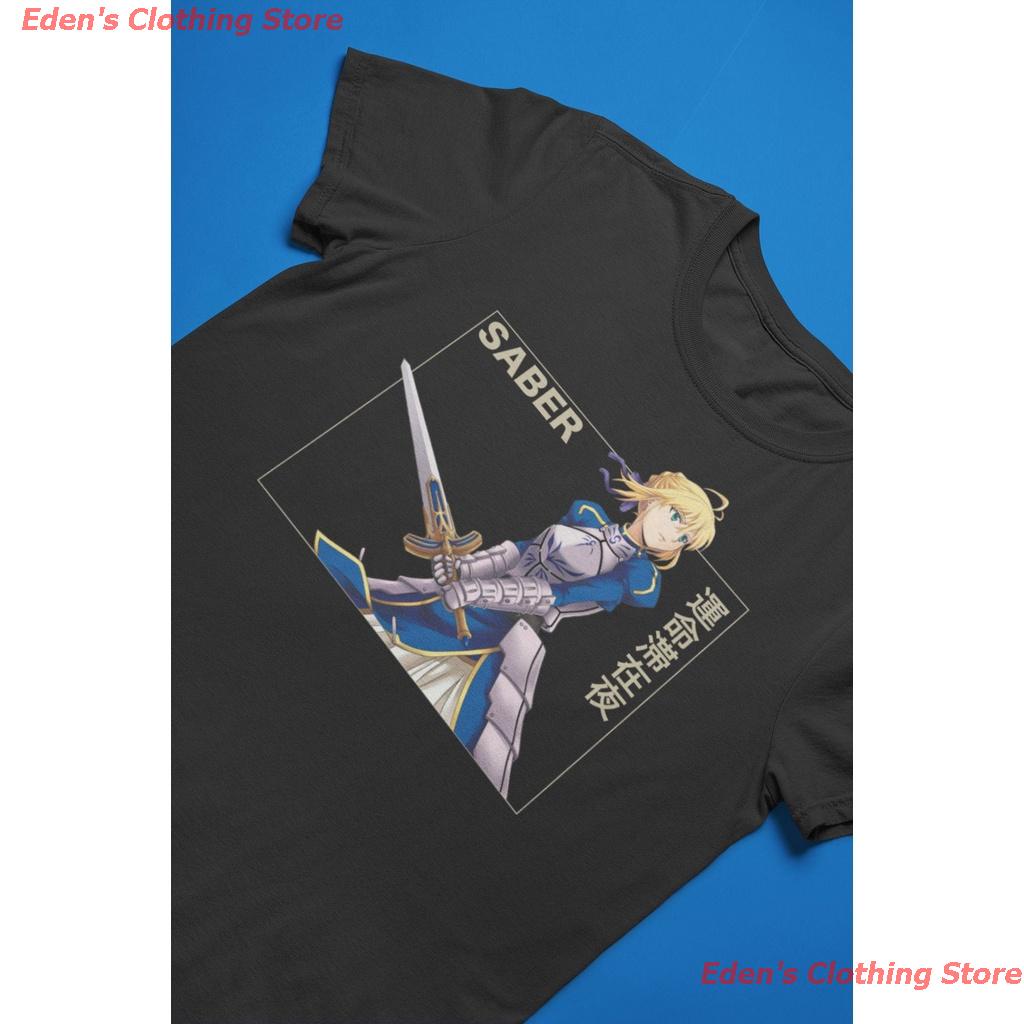 Eden's Clothing Store Fate เสื้อยืดคอกลมแขนสั้นพิมพ์ลาย Fate Stay Night Saber Anime สําหรับผู้ชาย เสื้อยืดอนิเมะ