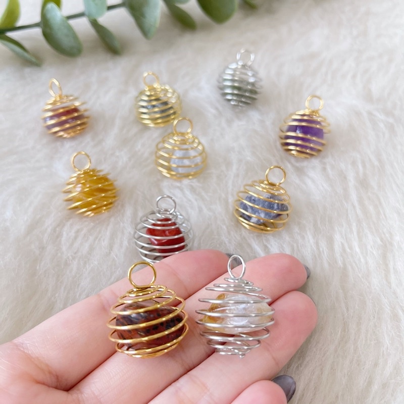 [ LovePeaceCrystals] กรงคริสตัล Pendent - Raw หรือ Tumbled / Silver หรือ Gold Hardware - เครื่องประด