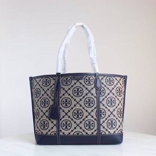 TORY BURCH PERRY T MONOGRAM TRIPLE-COMPARTMENT JACQUARD TOTE BAG IN NAVY กระเป๋าถือทรง shopping tote ทอรี่เบิร์ช