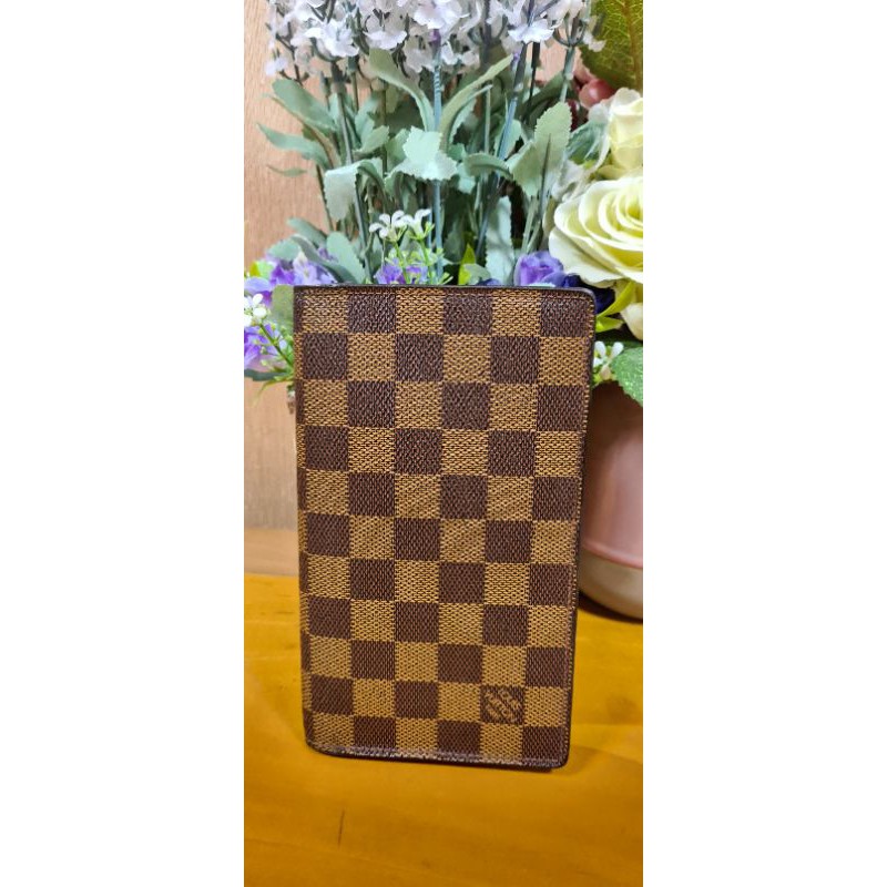 LV bi-fold damier long wallet (used very good condition)
