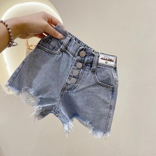 กางเกงยีนขาสั้น แต่งรอยขาด เข้ากับทุกการแต่งกาย แฟชั่นฤดูร้อ…