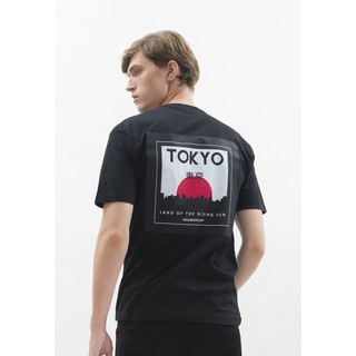 Kaos hitam เสื้อยืดโปโล แขนสั้น พิมพ์ลาย Tokyo สีดํา 4XL