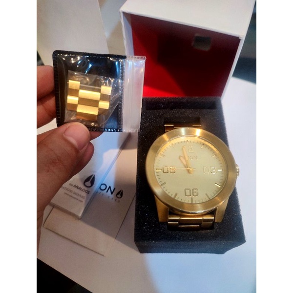 Nixon Corporal SS Gold นาฬิกาผู้ชาย  มือสอง