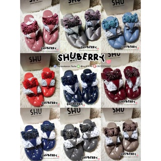 SHU sofashoes slim chic ราคาหิ้วรวมส่งมีตามที่แจ้งพร้อมส่งเลยคะ หรือทักสอบถามเพิ่มเติมได้คะ