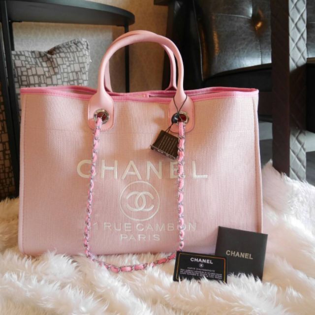 กระเป๋า พรีเมี่ยมกิ๊ฟ แท้ Chanel รุ่นใหม่ล่าสุด ที่สาวๆรอคอย สีชมพู สวยมาก ใหญ่อลัง ต้องมีจ้า ผู้หญิง
