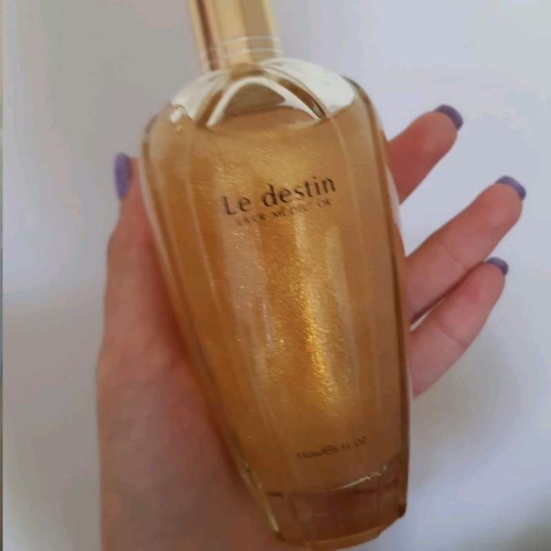 เซรั่มทองคำ Le destin มีประกายติดตัวน้ำตบทองคำ มีกลิ่นหอมติดตัว 150ml.