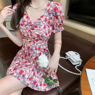Swan shop 🍒ชุดเดรสสั้นลายดอกกุหลาบ แขนพองเล็กทรงเอ สไตล์แนวหวานสำหรับผู้หญิง เนื้อผ้าดีใส่สบาย รุ่นใหม่