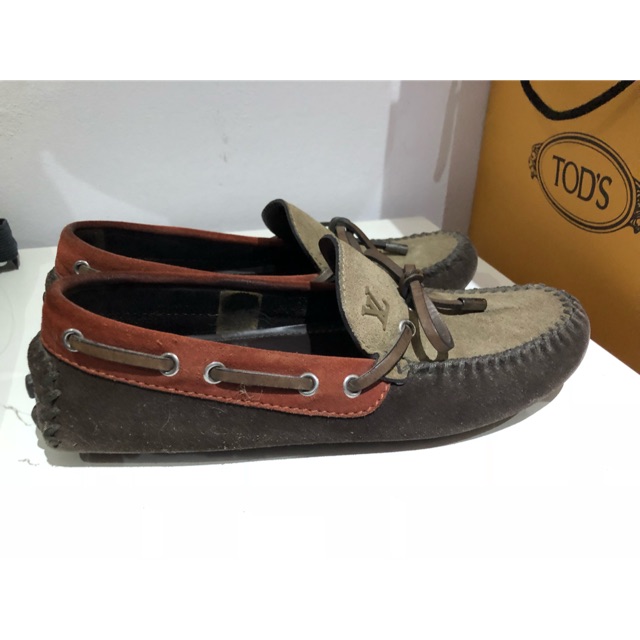 รองเท้า Louis Vuitton