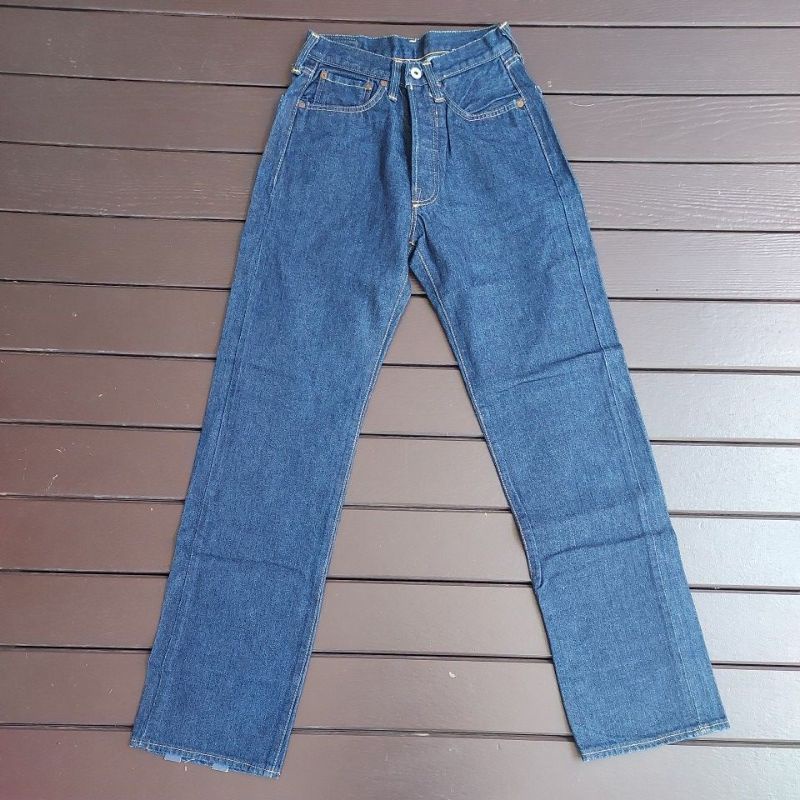 กางเกงยีนส์ผู้ชาย ยี่ห้อ Replay ทรงวินเทจยุค 90 loose jeans  Size 26 100% แท้ ของใหม่ Made in Italy ต้องการโล๊ะสต๊อก