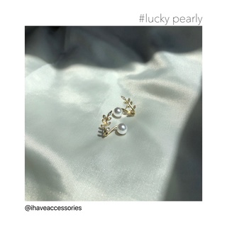 ต่างหูรุ่น lucky pearly ดีไซน์ไข่มุก ช่อมะกอกประดับเพชร