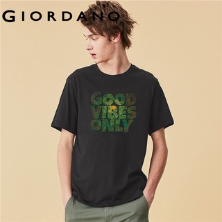 Giordano Men เสื้อยืดแขนสั้นคอกลม ผ้าฝ้าย100% สกรีนลวดลายภาษาอังกฤษ ศิลปิน Feng Shi Heng Feng ShiHeng Series Free