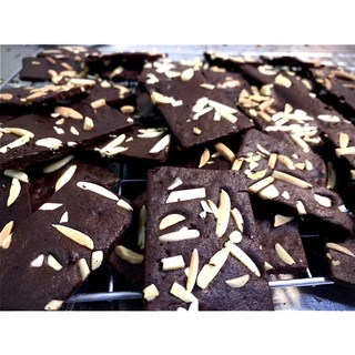 บราวนี่กรอบรสเข้มข้น กรอบ อร่อย หวานน้อย ท้าให้ลอง by เปี๊ยะปังปัง