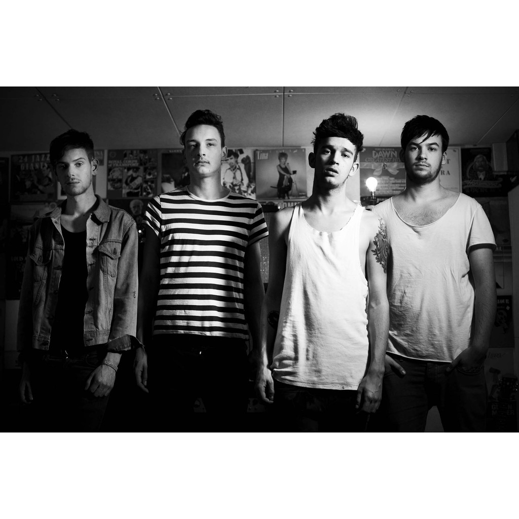 โปสเตอร์ The 1975  Matty Healy แมตทิว ฮิลลี่ ตกแต่งผนัง Music Poster โปสเตอร์วินเทจ โปสเตอร์วงดนตรี 