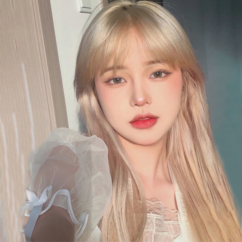 รวมกัน 97+ ภาพพื้นหลัง ผู้หญิง ผม ทอง ครบถ้วน