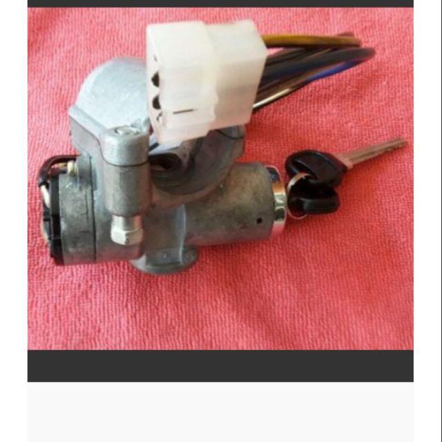 กุณแจสตาร์มีล๊อกคอ MAZDA 1600 เก่า และ B2200  เครื่อง S2  ราคา1200฿