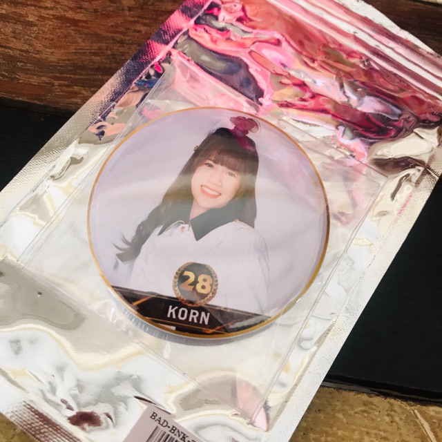 เข็มกลัดBNK 48 korn