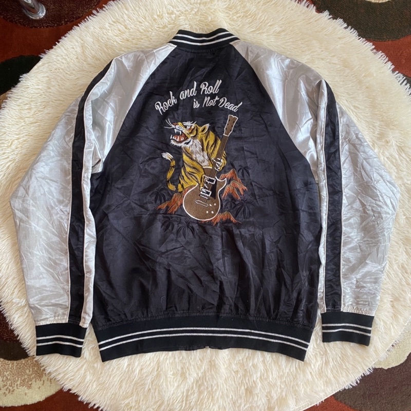 Sukajan Tora Rock and Roll sukajan สึกะจันที่สอง Used แฟชั่นซูคาจันสาวซูคาจันผู้หญิง