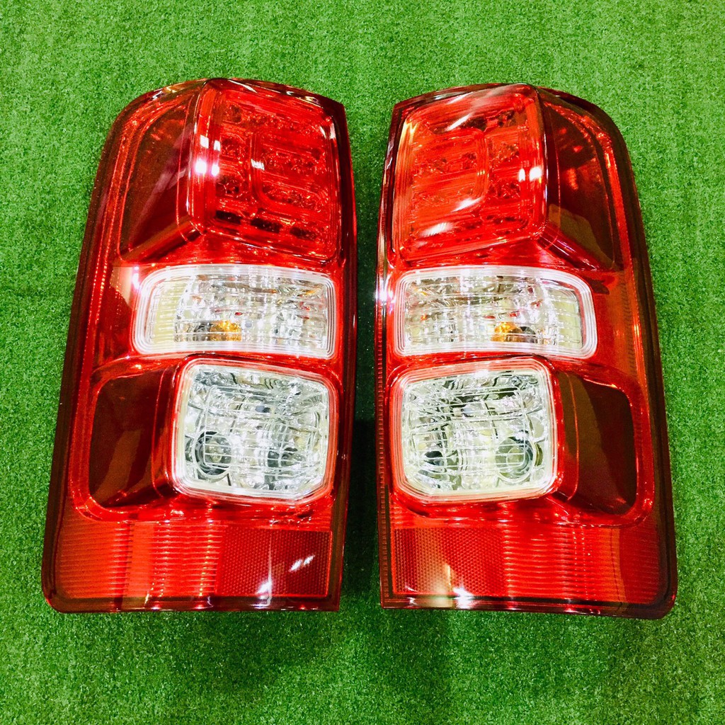 ไฟท้าย ไฟท้าย LED colorado 2012 2014 2016 2018 สีแดง ไฟเบรคเต็ม มาพร้อมขั่วไฟ ใส่กับรุ่นตัวเตี้ยได้เลย ราคาพิเศษสุด