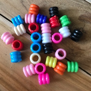 ลูกปัดตัวหนอนคละสีสด รูขนาด 4 มิล จำนวน 40 กรัม ราคา 50฿