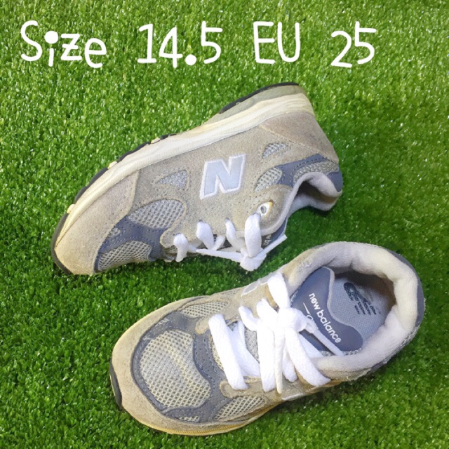 รองเท้าเด็กมือสอง newbalance หนังกลับ 14.5 cm Eu 25