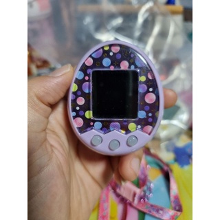 ตัวในภาพขายแล้วนะคะ เหลือตัวที่อยู่ในตัวเลือกค่ะ เครื่องสีขาว จอขาวดำTamagochi