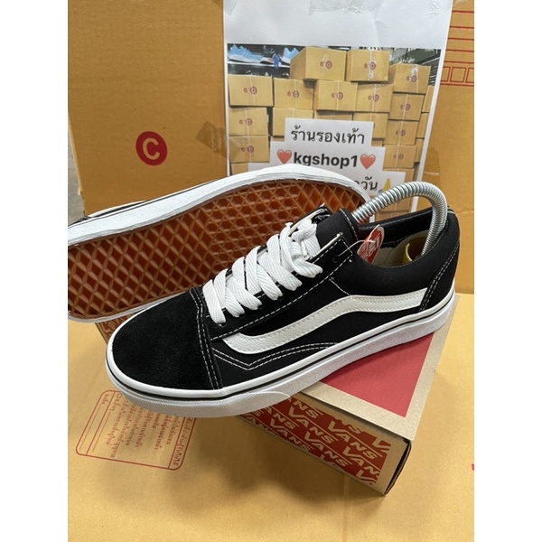 มาแล้วคะ สินค้ามีพร้อมส่งคะ #รองเท้า รุ่นOld-shool(Classic) รุ่นนี้ฮิตมาก Size:36-ถึง-45 สินค้ามีพร้อมส่ง